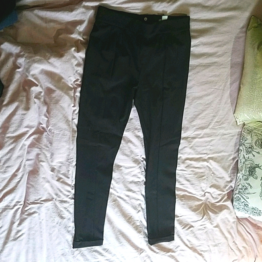 H&M stretchy black skinny dress pants size 8